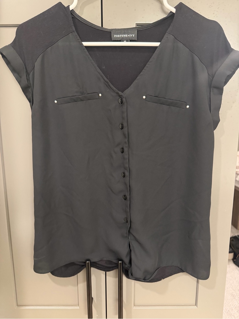 Fortune + Ivy Black Button-Front V-Neck Blouse with Cap Sleeves
